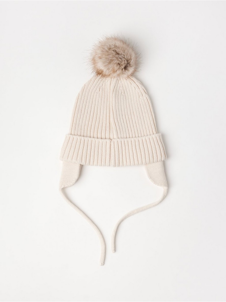 Kapa – Knitted beanie with pom pom