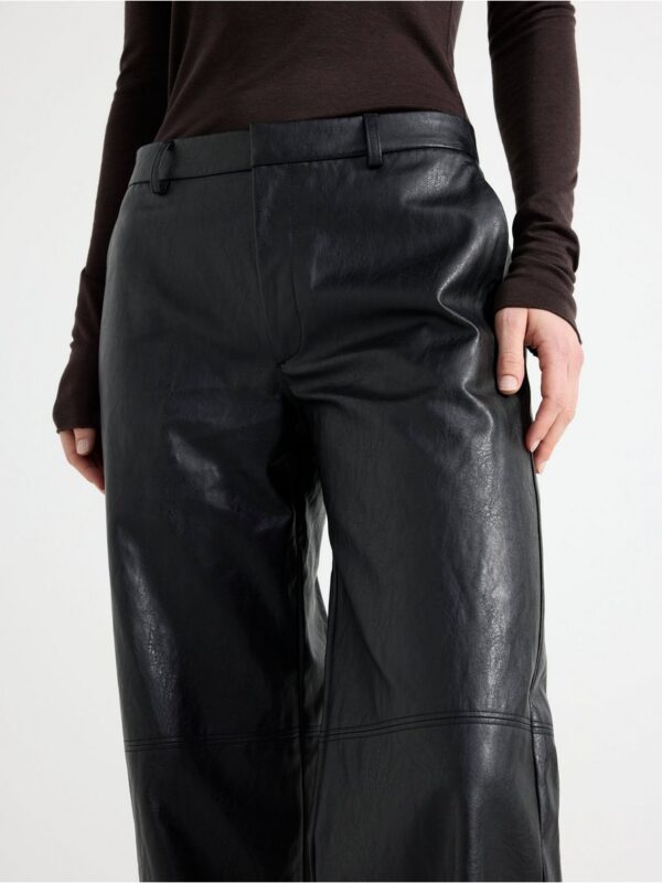 Trousers in imitation leather - 3002358-80