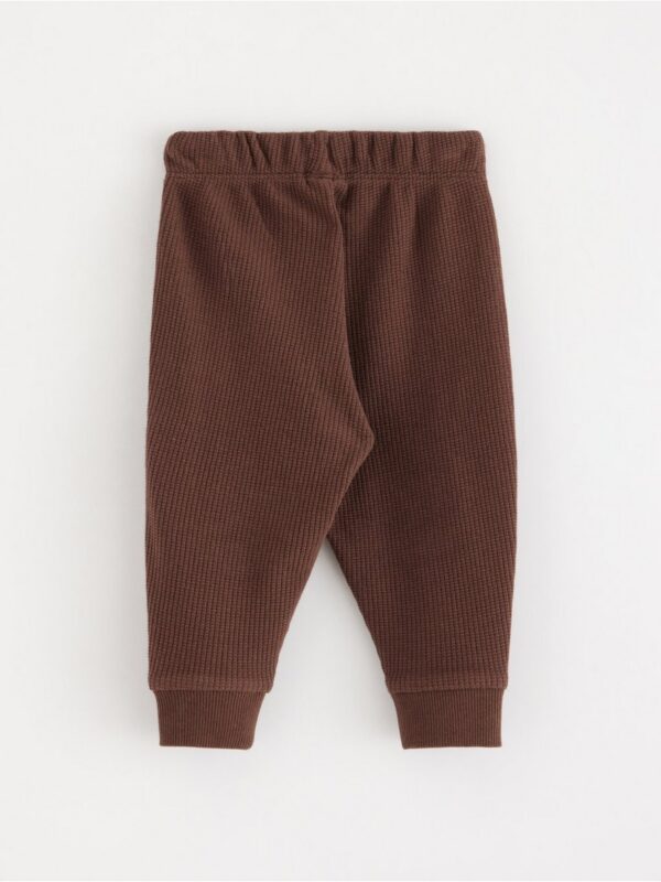 Joggers with knee appliqué - 3002764-6941