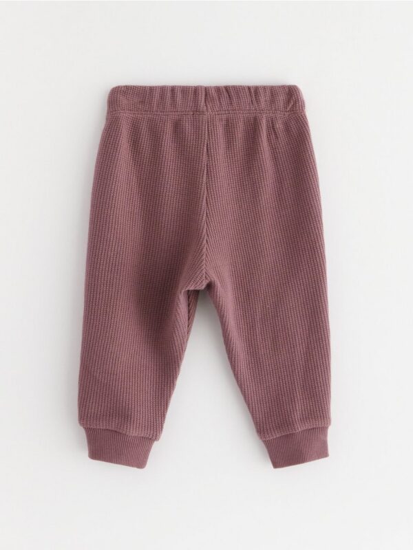 Joggers with knee appliqué - 3002764-9508