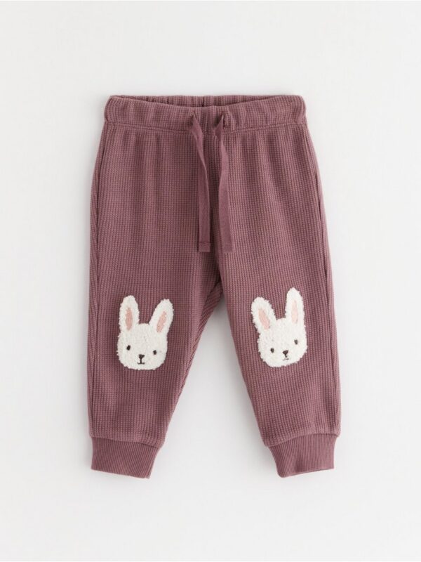 Joggers with knee appliqué - 3002764-9508