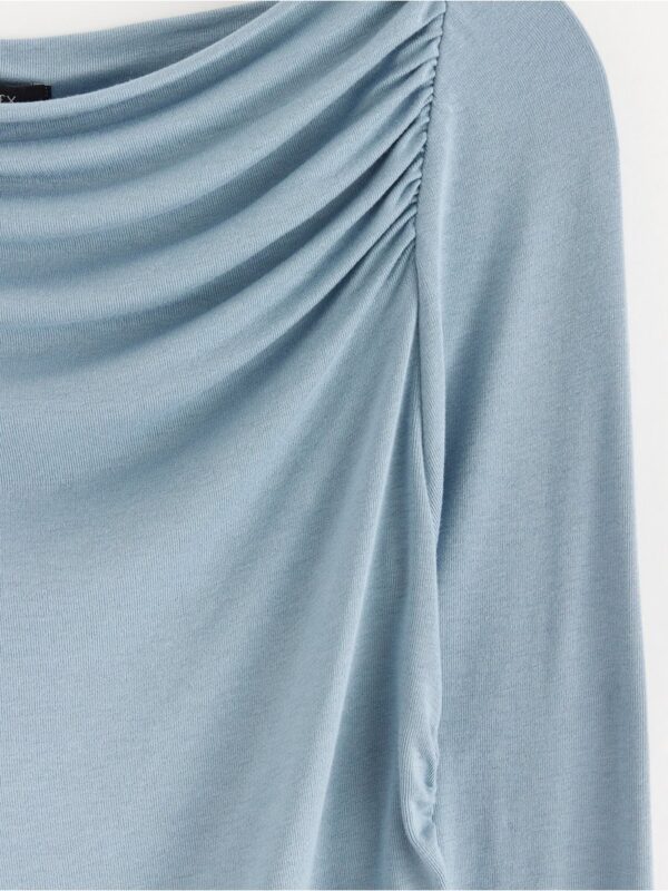 Long-sleeved top with gatherings - 3003867-8001