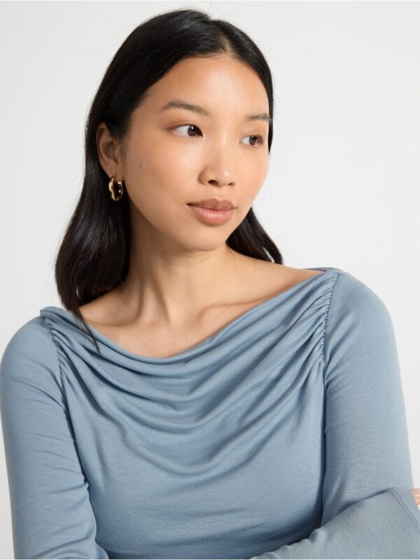 Long-sleeved top with gatherings - 3003867-8001