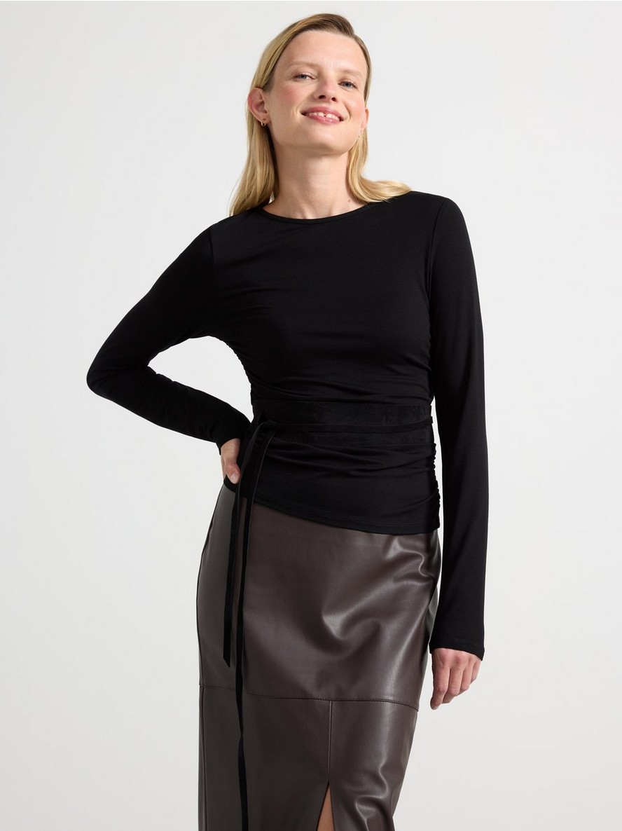 Majica – Long-sleeved top with gathering