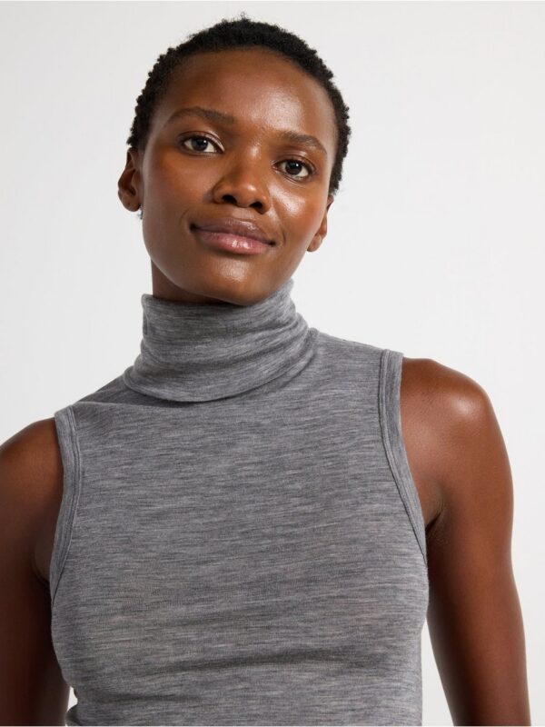 Sleeveless turtleneck top in wool - 3001588-145