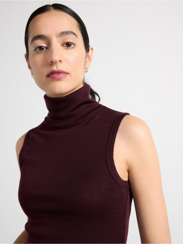 Sleeveless turtleneck top in wool - 3001588-8596