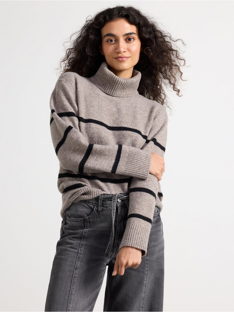 Dzemper – Jumper with turtleneck
