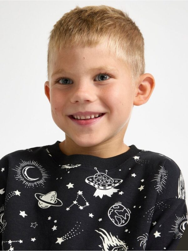 Sweatshirt with glow in the dark print - 3003419-80