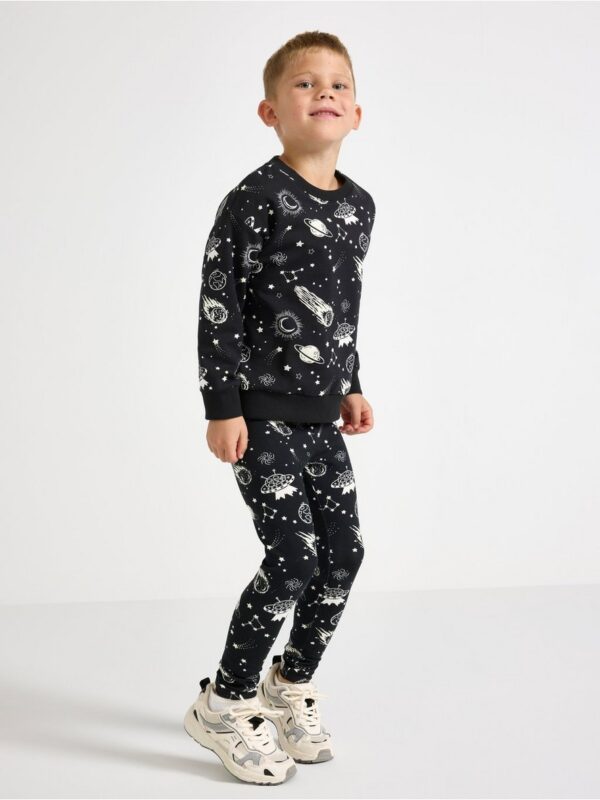 Sweatshirt with glow in the dark print - 3003419-80