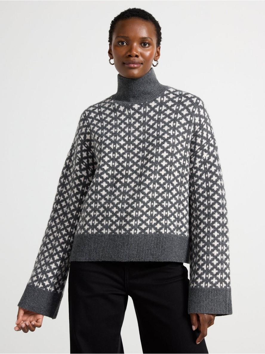 Dzemper – Jumper with turtleneck