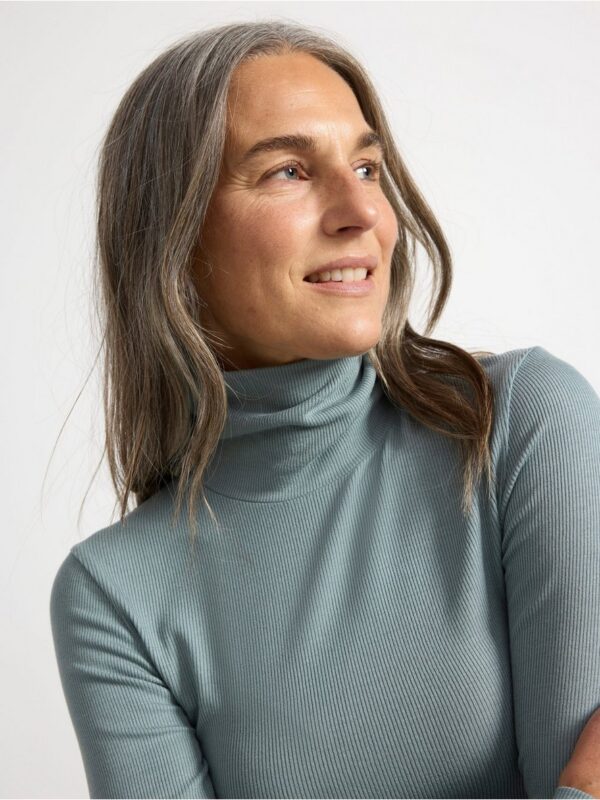 Ribbed long-sleeved top with turtleneck - 3001168-3564