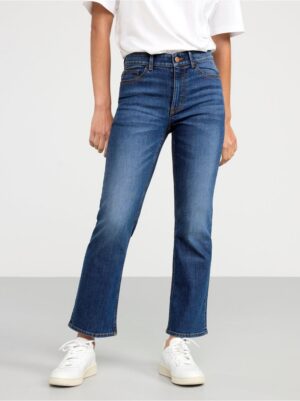 Farmerke KAREN – zvoncare klasične dubine, kraćih nogavica – mešavina 57% pamuk – KAREN Flared cropped jeans 22