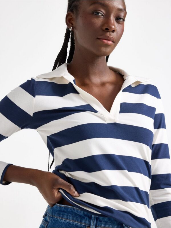 Figure-fit top with collar - 3006962-2150