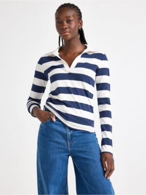Figure-fit top with collar - 3006962-2150