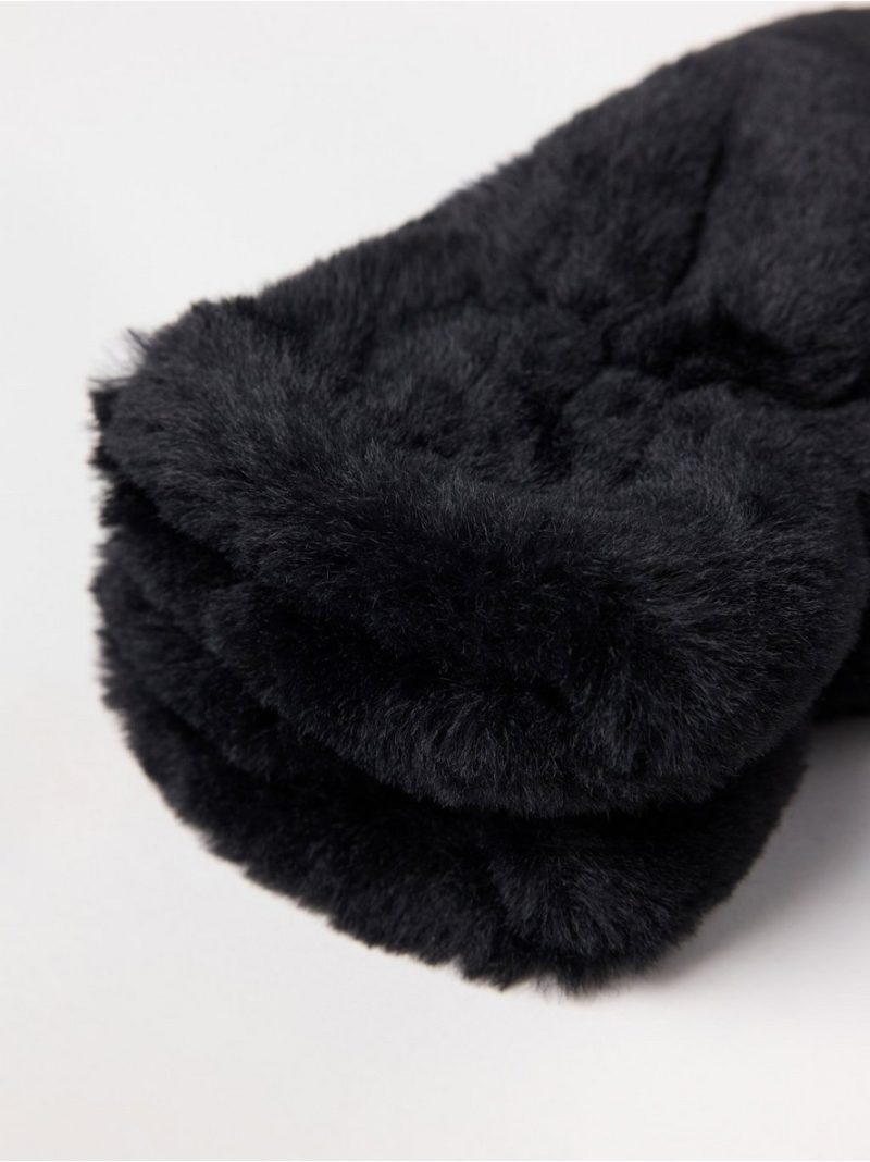 Mittens in faux fur - 3002488-80