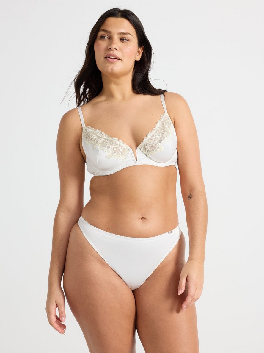 Gacice – ella m –  thong
