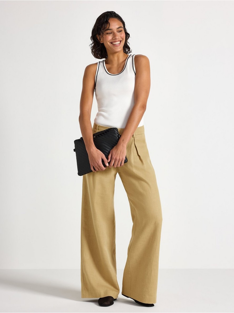 Pantalone – Trousers with wide legs