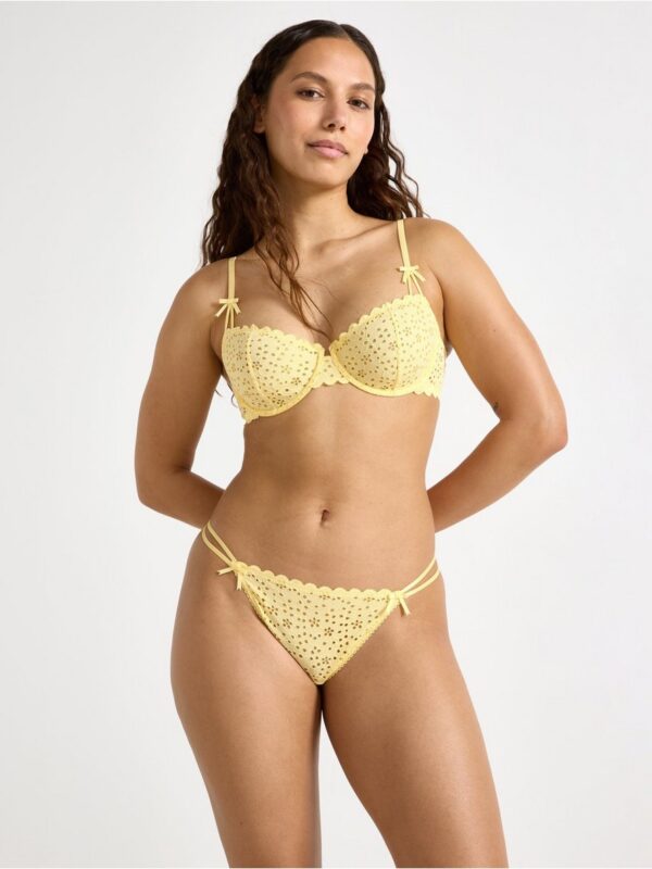 Thong with broderie anglaise - 3005740-9681
