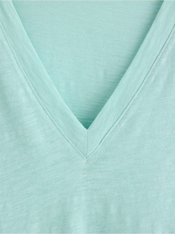 T-shirt with v-neck - 3005988-7610