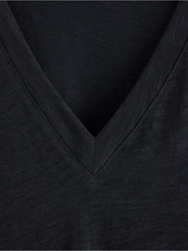 T-shirt with v-neck - 3005988-80