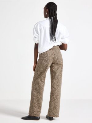 Trousers with leopard print - 3006546-4939