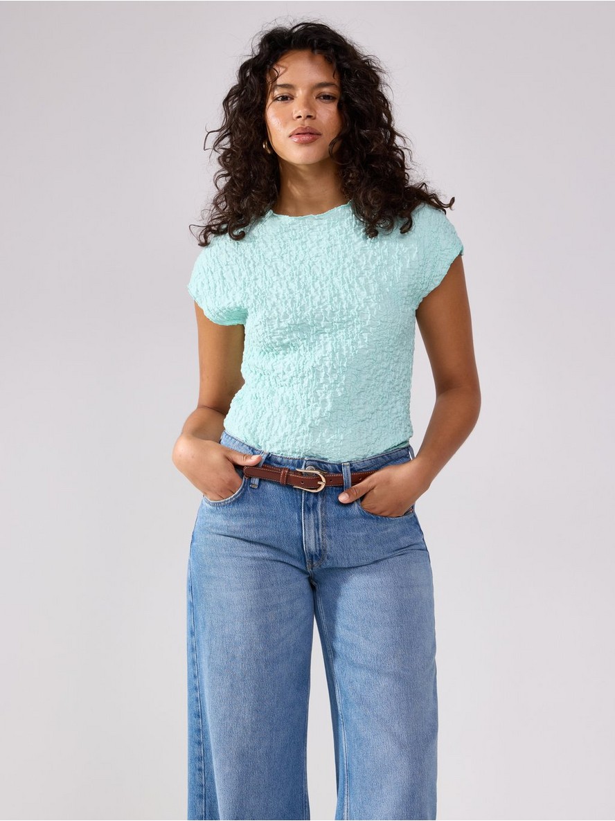Majica – Short-sleeved top with structure