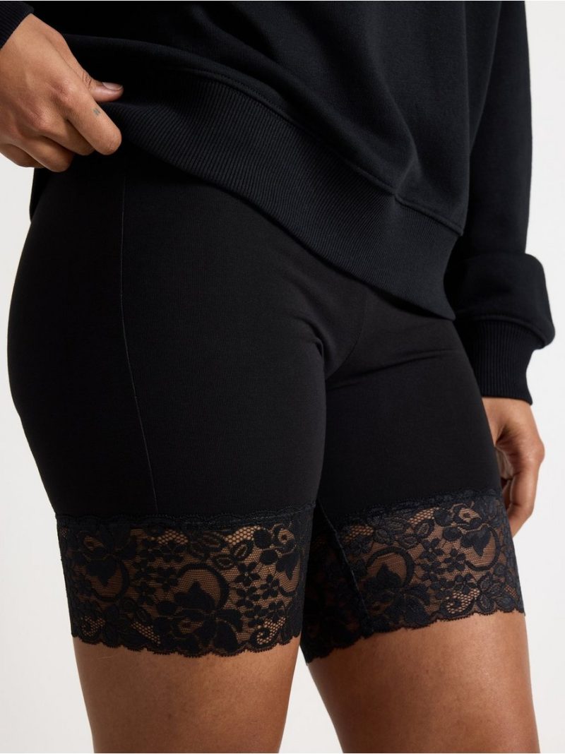 Cycling shorts with lace trim - 8598008-80