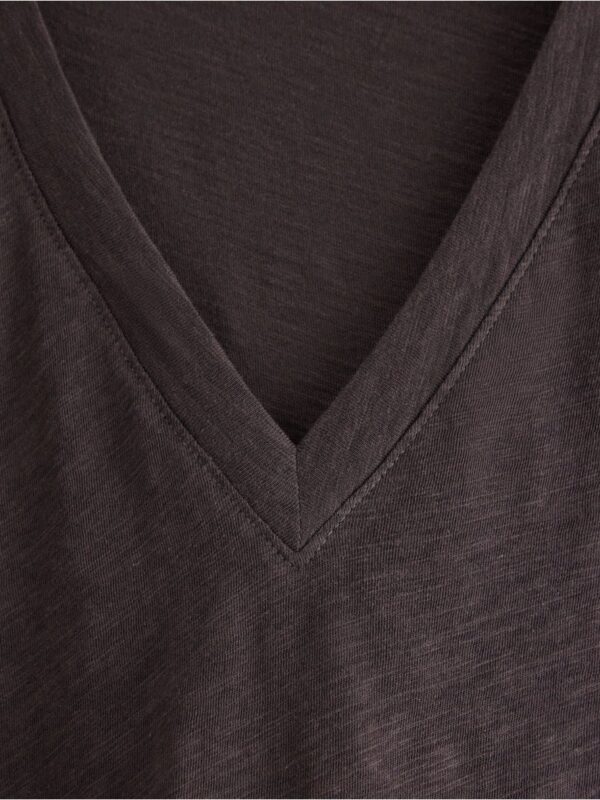 T-shirt with v-neck - 3005988-8117