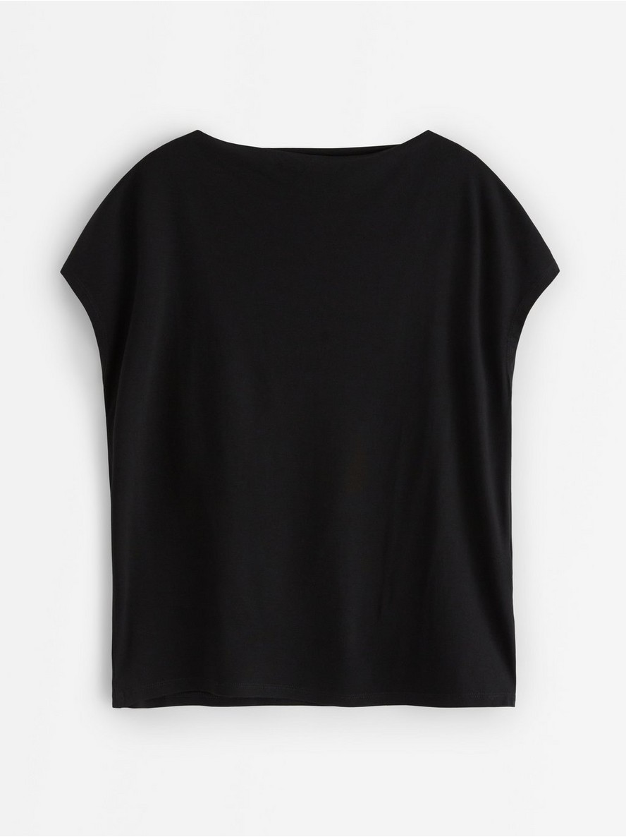 – Short-sleeved top