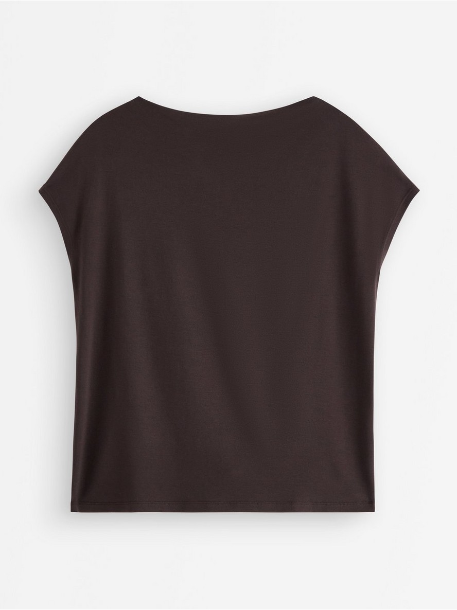 – Short-sleeved top