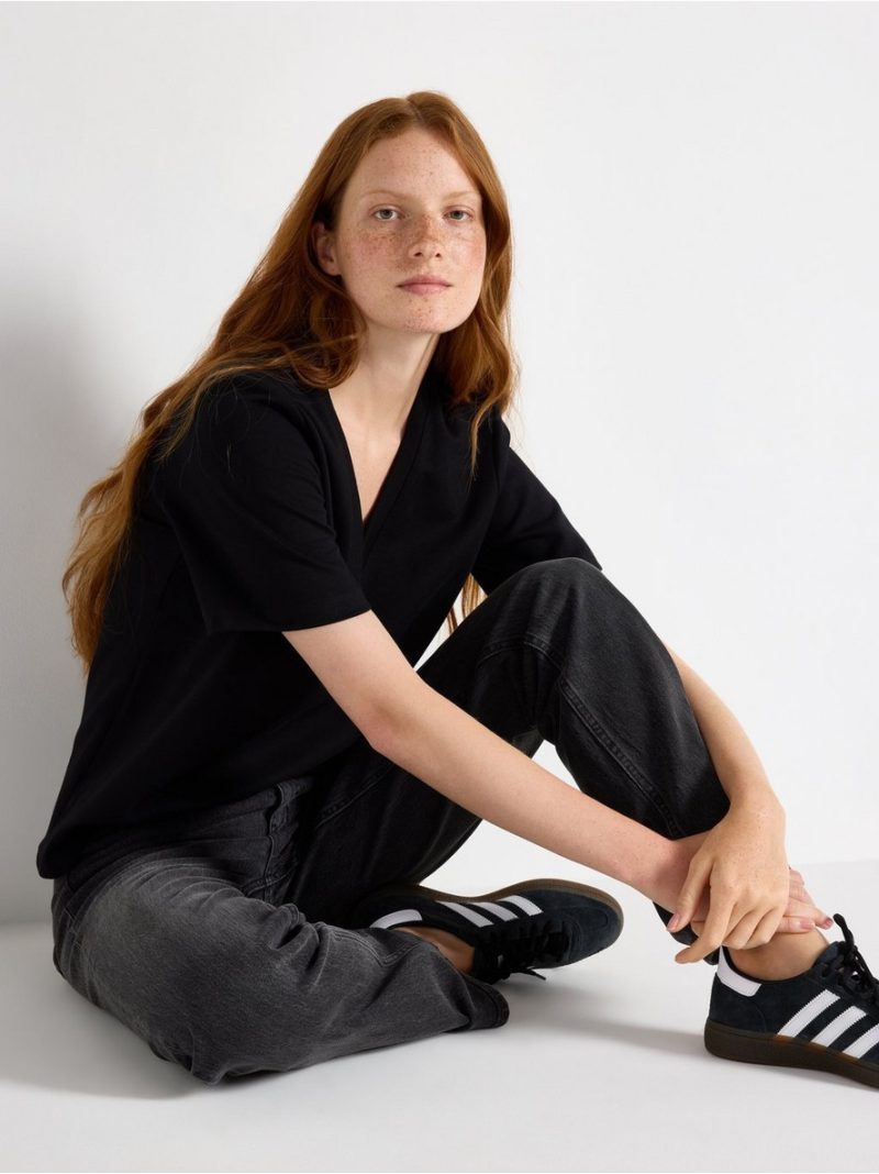 Majica - T-shirt with v-neck - 3008200-80