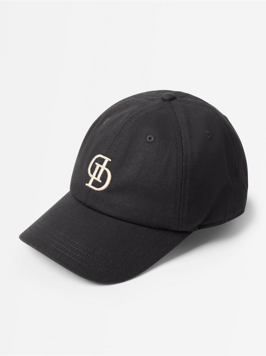 Kacket – Cap with rounded peak