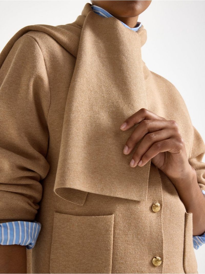 Cardigan with collar with a scarf - 3008130-9806