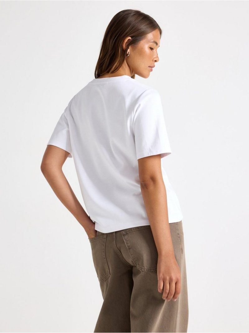 T-shirt with v-neck - 3008200-70