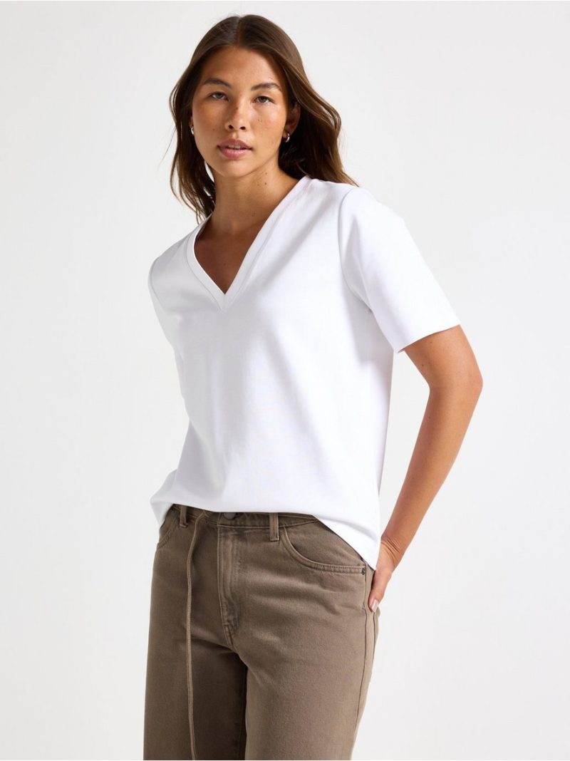 T-shirt with v-neck - 3008200-70