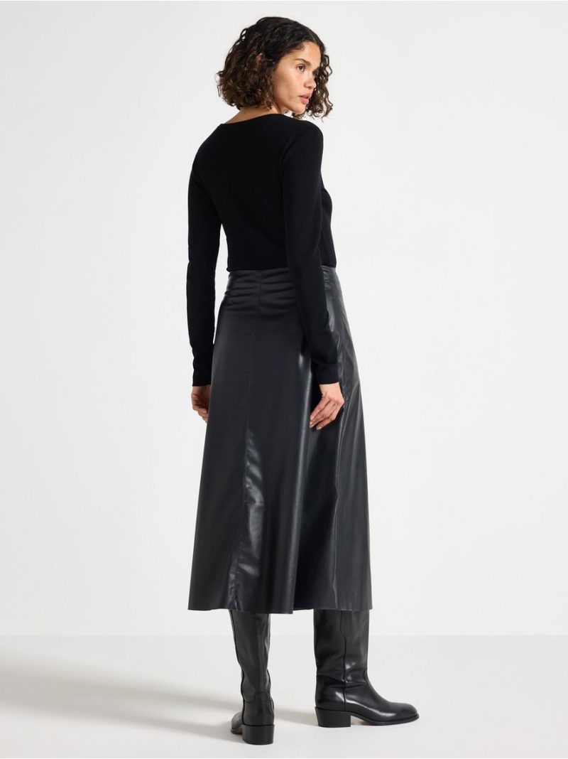 Flared  midi skirt in imitation leather - 3008549-80