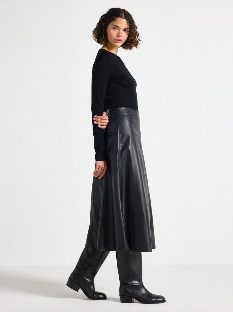 Flared  midi skirt in imitation leather - 3008549-80