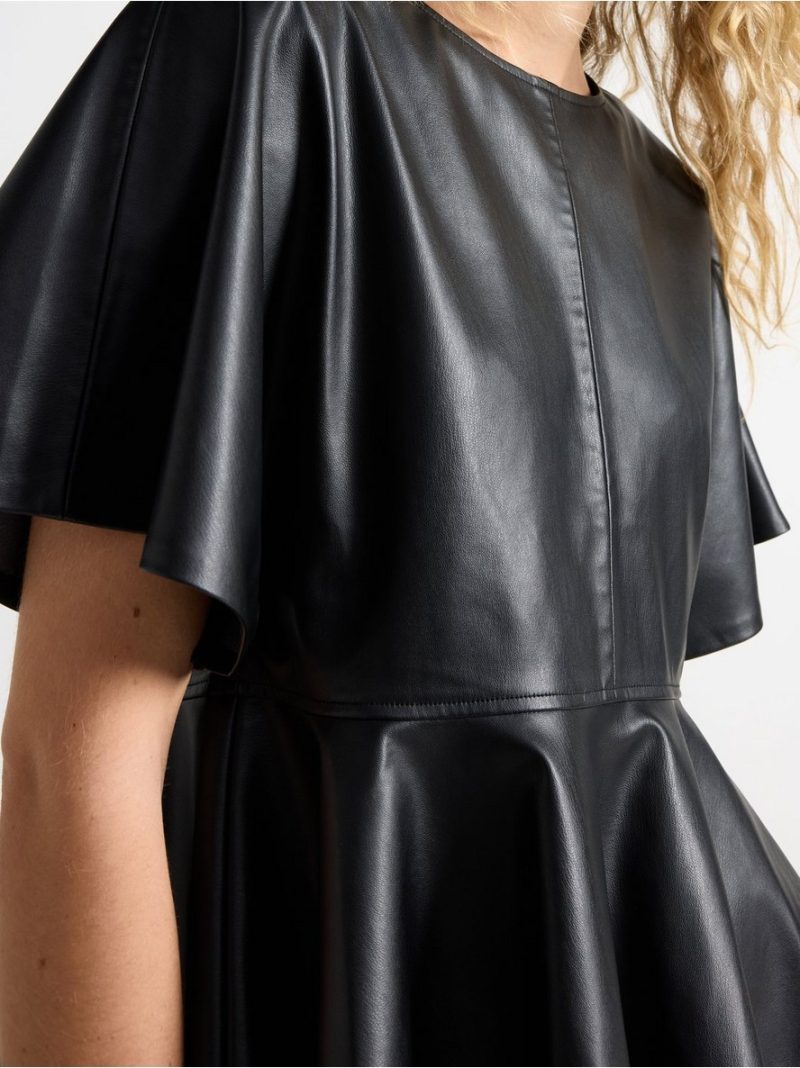 Peplum top  in imitation leather - 3008624-80