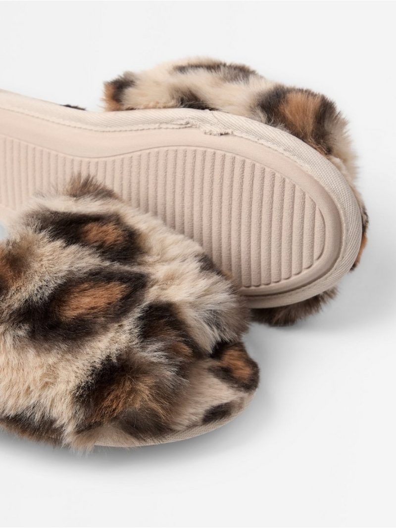 Slippers in faux fur - 8459050-5352