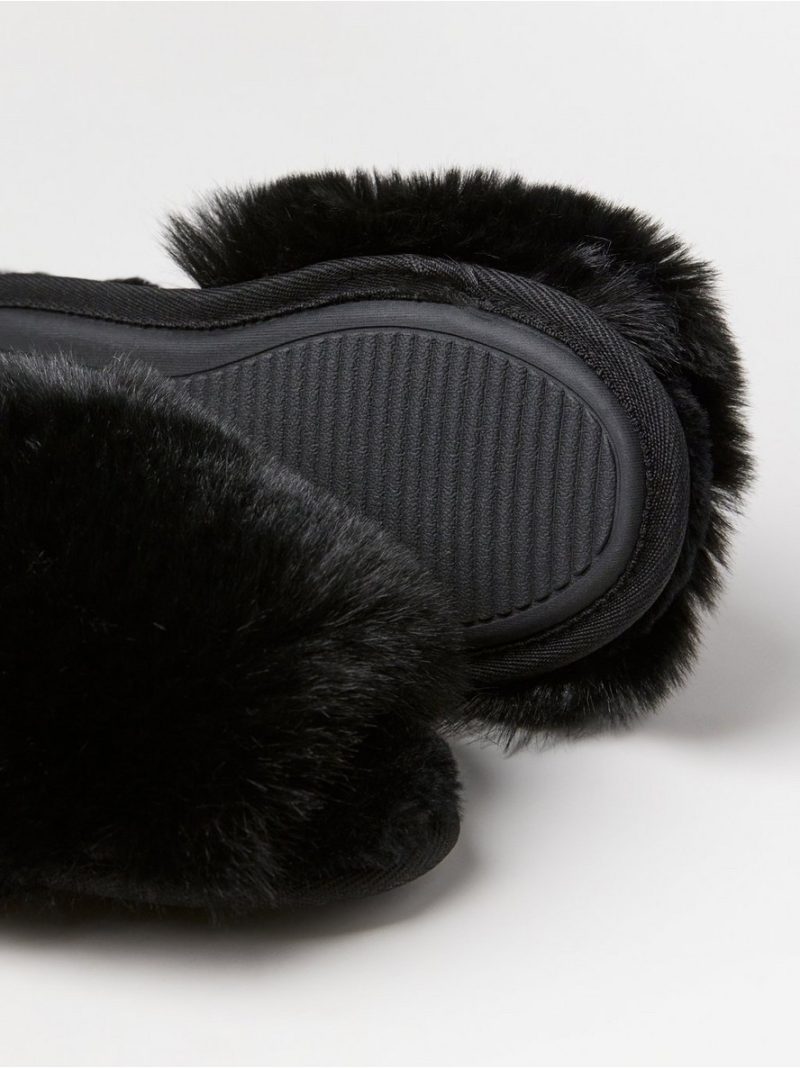 Slippers in faux fur - 8459050-80