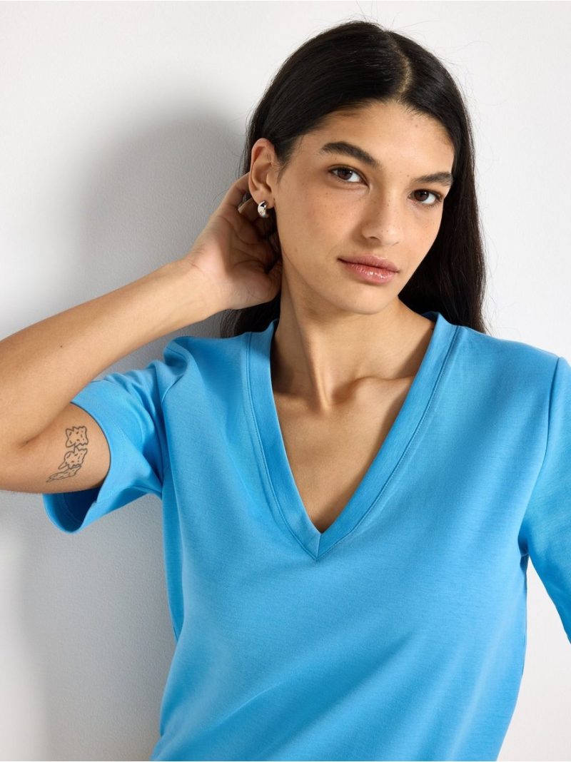 T-shirt with v-neck - 3008200-1378