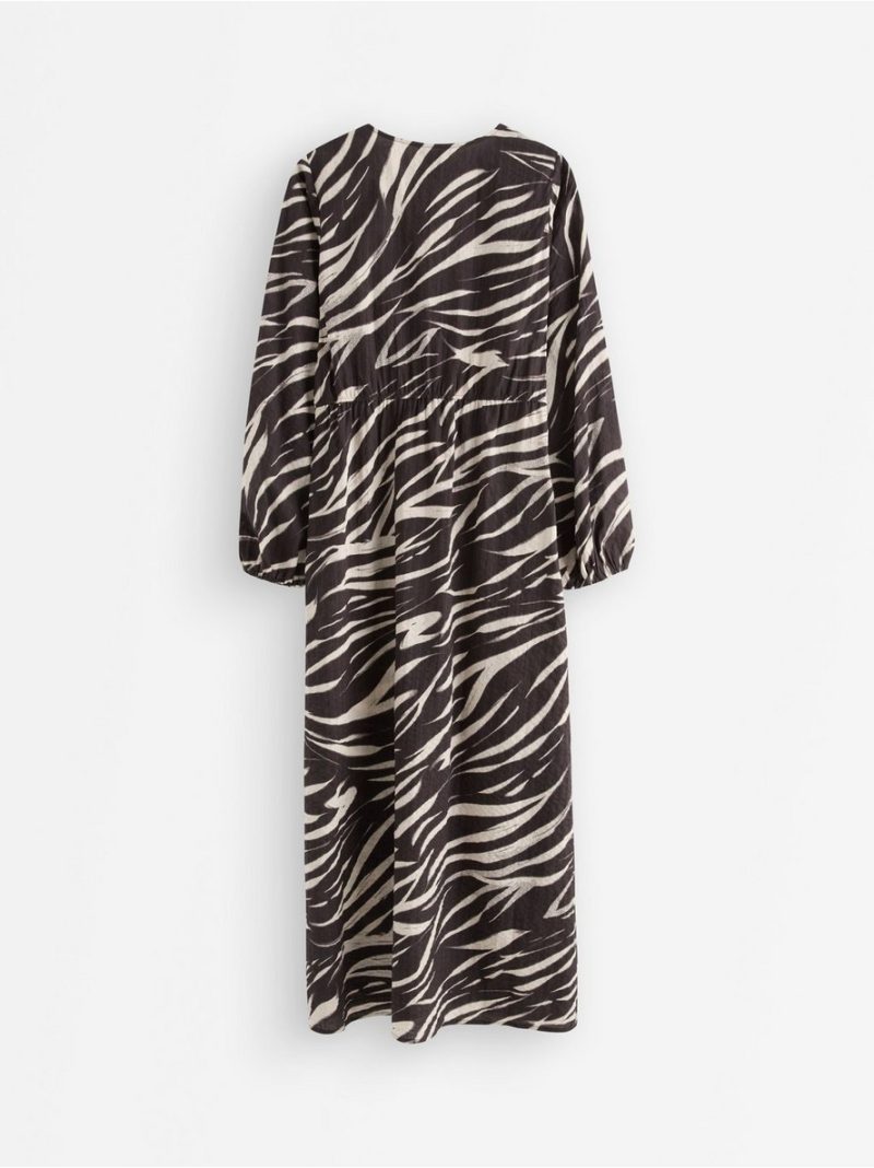 Long-sleeved midi dress in seersucker - 3011010-4317