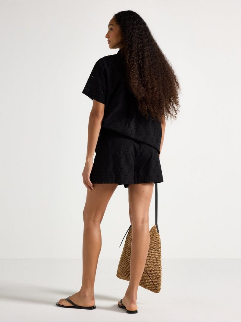 Shorts with embroidery - 3011436-80