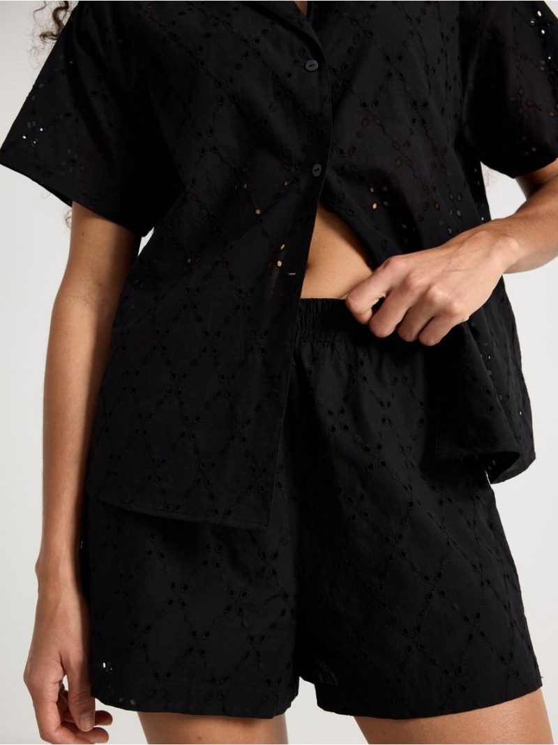 Shorts with embroidery - 3011436-80