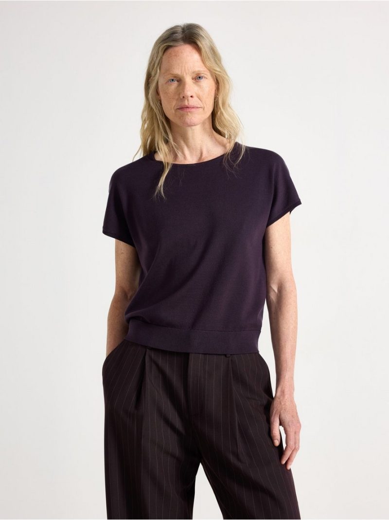 - Fine-knit short-sleeved top Fine-knit short-sleeved top - 3011906-6940