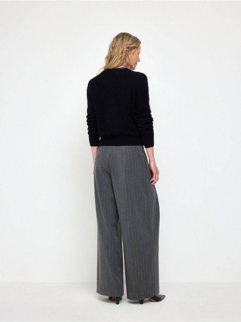 Fine-knit cardigan in wool blend - 3011664-80