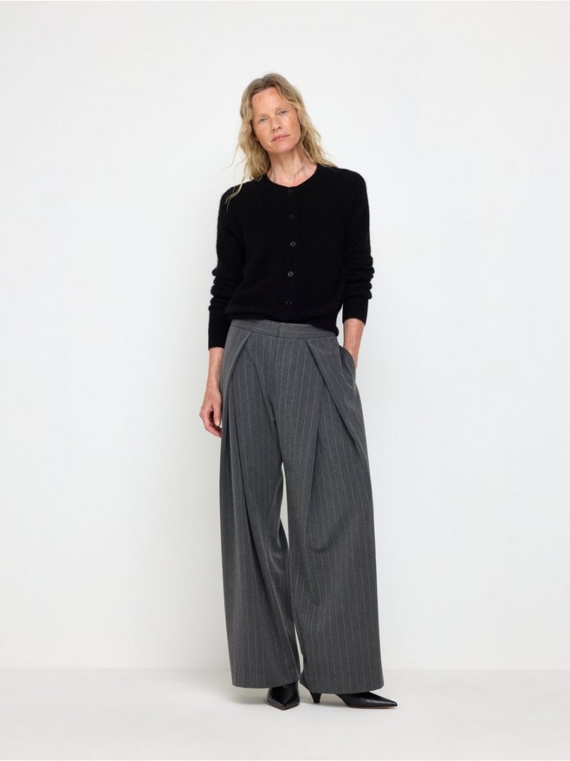 Fine-knit cardigan in wool blend - 3011664-80