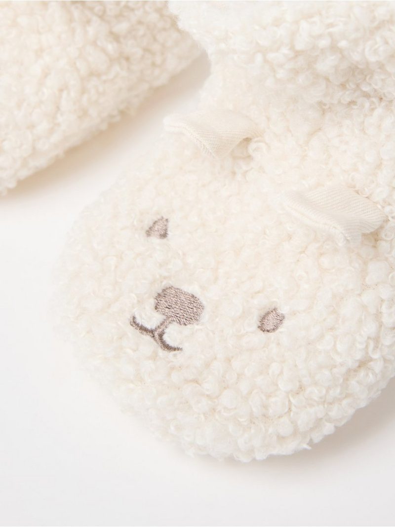 Footies in pile - 3012486-1230