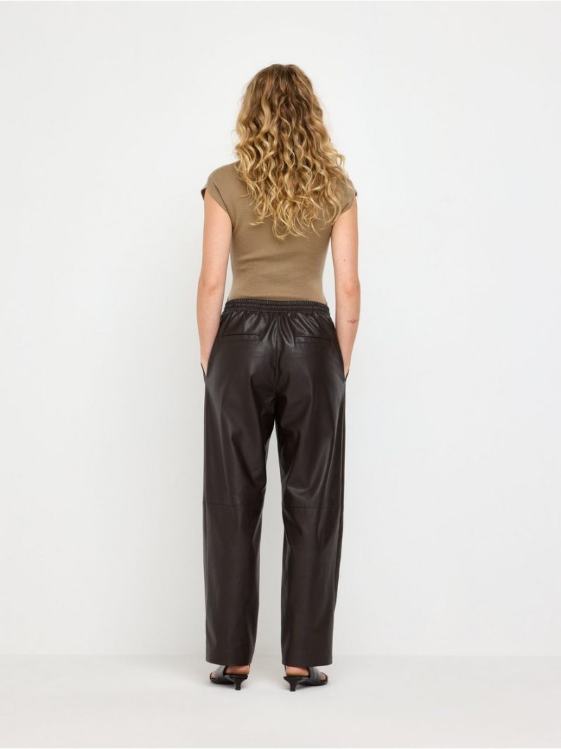Straight trousers in imitation leather - 3012615-8117