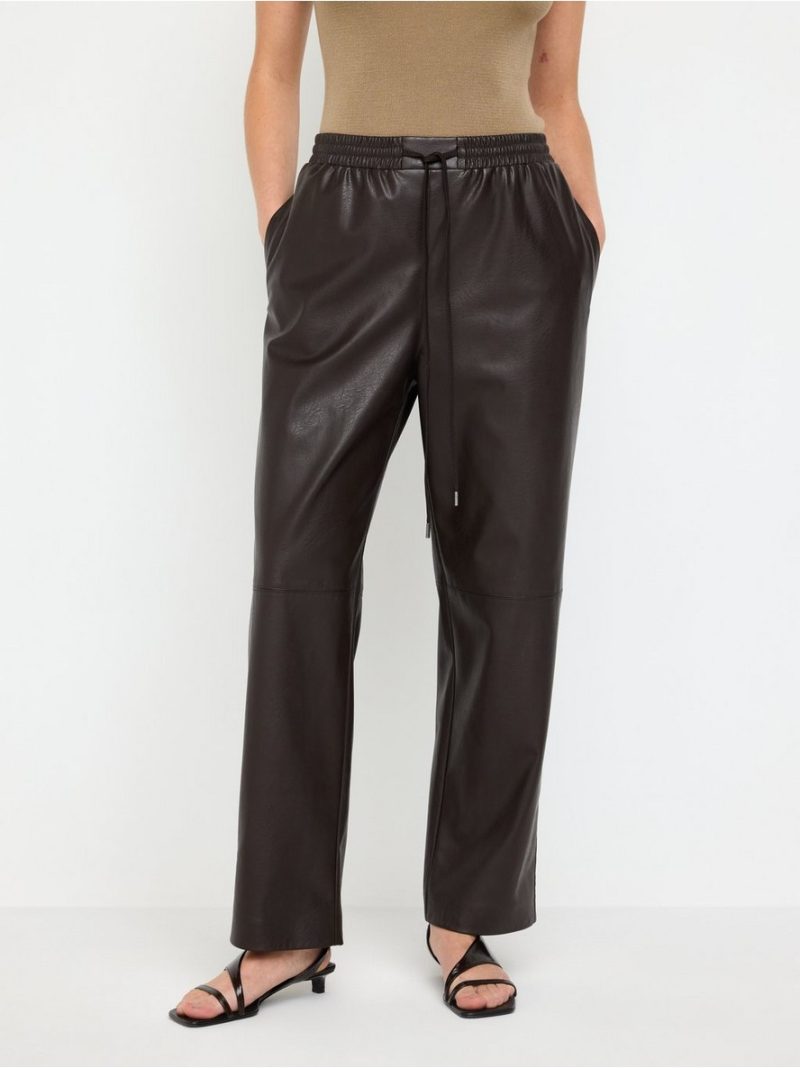 Straight trousers in imitation leather - 3012615-8117